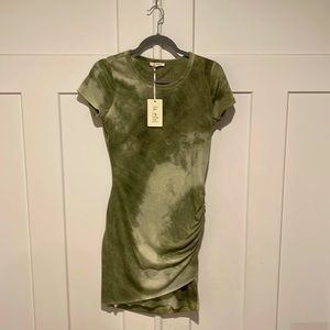 NWT body con dress with side ruching size small